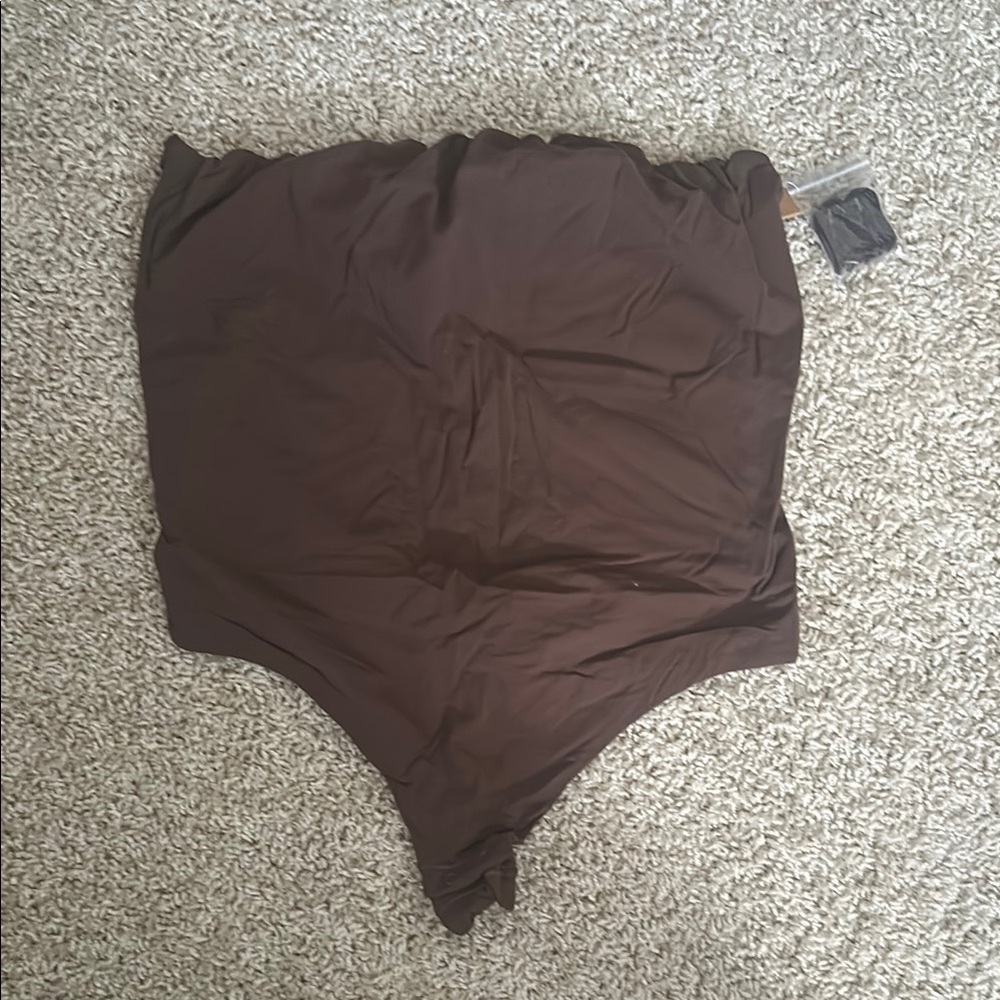 SKIMS brown strapless fits everybody bodysuit in 2X